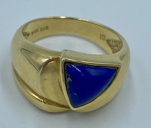 lot 69 image: Beautiful Lapis and 14k Ring