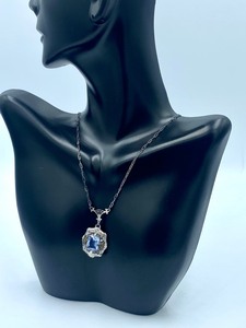lot 65 image: Beautiful Antique Necklace