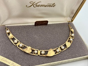 lot 98 image: Lovely Vintage Krementz Necklace and Earrings Set with Original Boxes