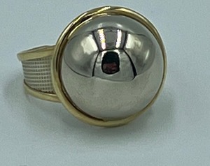 lot 90 image: Italian Made 14k Ring