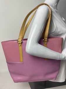 lot 77 image: Furla Pink Handbag