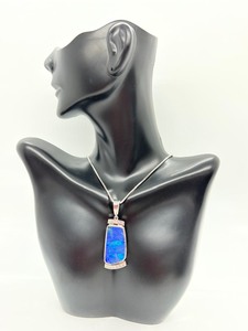 lot 103 image: Stunning 18k White Gold Diamond and Opal Slab Pendant (14k) Necklace