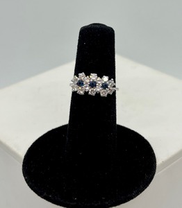 lot 112 image: Beautiful and Dazzling 18k White Gold Diamond and Sapphire Ring