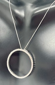 lot 119 image: Womens 14k White Gold Diamond Circle Pendant Necklace