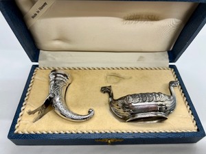 lot 76 image: Sterling Viking Ship Salt Cellar Set