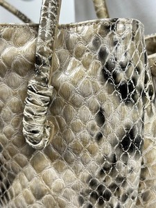 lot 130 image: Vintage Shiraleen Handbag