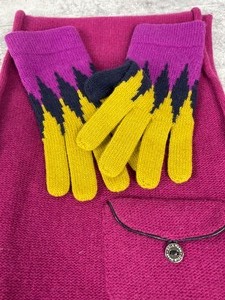 lot 140 image: Cole Haan Scarf and Pair of Missoni Gloves