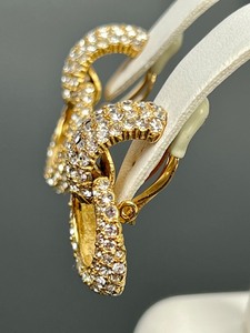 lot 170 image: Pair of Vintage Ciner Rhinestone and Gold Tone Clip Earrings