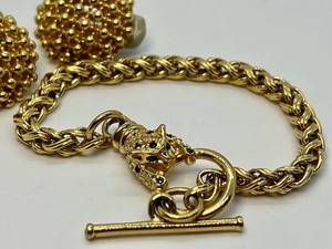 lot 215 image: Vintage Costume Jewelry Leopard Figurine Bracelet and Ciner Clip Earrings