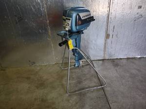 lot 1 image: Evinrude Fisherman 5.5 hp. Turns Ov...