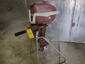 lot 7 image: Johnson 7.5 hp. Model AD-10M, Turns...