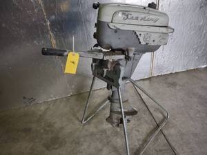lot 9 image: Montgomery Wards Sea King 5 hp. Mod...