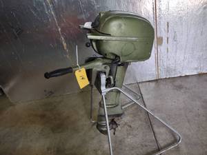 lot 14 image: Johnson hp. NA, Model QD-10, Stuck,...