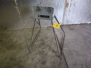 lot 43 image: Evinrude Outboard Motor Stand, 33...