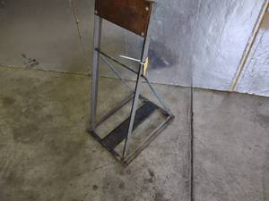 lot 44 image: Outboard Motor Stand, 32...