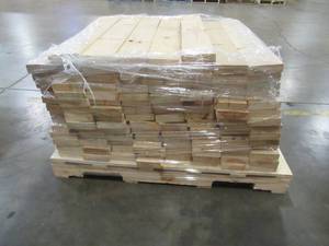 lot 116 image: PALLET OF CUT WOOD.  (112 Pieces) Most are 38 12 x 5 14 x 1 12. Count and measurements are approximate.
