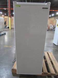 lot 161 image: Thomson Upright Freezer 6.5 cu. ft., TFRF6490 - SLIGHTLY USED SCRATCH AND DENT - WORKS