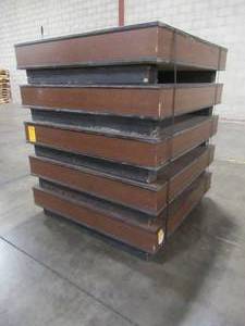 lot 199 image: PALLET SIZED DISPLAY RISERS (Wood veneer) - 5 Pieces.