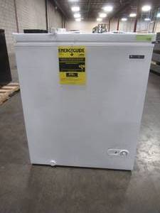 lot 255 image: Thomson Chest Freezer (5.0 cu. ft.), TFRF520 - SLIGHTLY USED SCRATCH AND DENT. - WORKS
