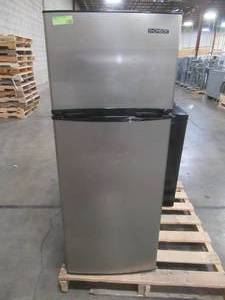 lot 256 image: Thomson 7.5 cu. ft. Top-Freezer Refrigerator, TFR725 - SLIGHTLY USED SCRATCH AND DENT. - WORKS