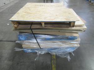 lot 260 image: SEVERAL PIECES OF PALLET SIZED CUT BOARD. Approximate dimensions are 48 x 40