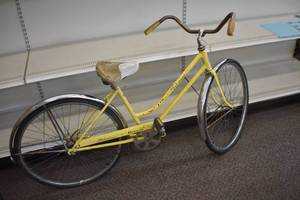 lot 29 image: 1972 Breeze