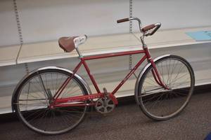 lot 24 image: 1971 Racer