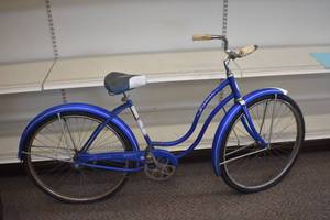 lot 23 image: American