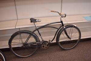 lot 19 image: 1961 American