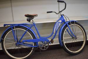 lot 13 image: 1953 Schwinn Spitfire