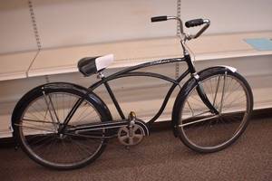 lot 8 image: Schwinn