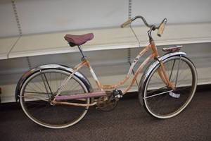 lot 42 image: 1963 American