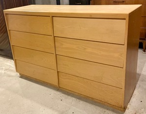 lot 53 image: Vintage 8 Drawer Dresser