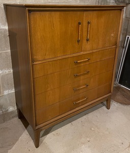 lot 55 image: Vintage Century Furniture Dresser