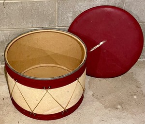 lot 78 image: Vintage Drum Storage Box