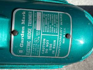 lot 174 image: Garden Mark Electric Hedge Trimmer Model TPC-961A
