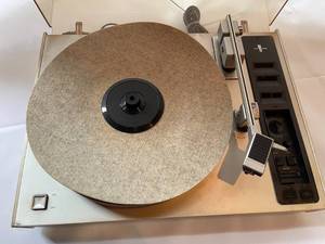 lot 343 image: Philips S Electronic Turntable