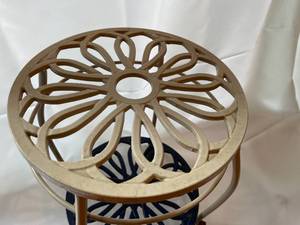lot 350 image: Vintage Metal Plant Stand With Metal Plant Roller