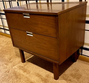 lot 296 image: Vintage Mid Century Side TableNightstand