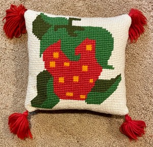 lot 313 image: 2 Vintage Needlepoint Pillows