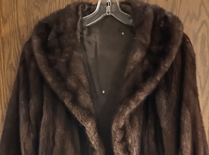 lot 319 image: Fabulous Fur Coat