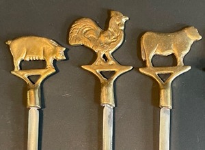 lot 338 image: 6 Animal Themed Skewers