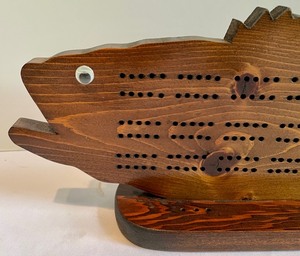 lot 335 image: Wooden Fish Themed Cribbage Board
