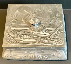 lot 359 image: Arthur Court Lidded Box