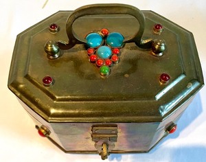 lot 355 image: Magnificent Metal Decor