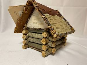 lot 442 image: Larry Kenosha Birch Birdhouse