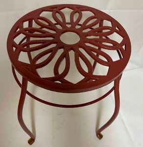lot 446 image: Metal Plant Stand
