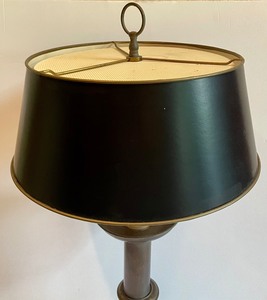 lot 415 image: Vintage Table Lamp