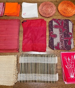 lot 418 image: Array of Placemats and Linen Napkins