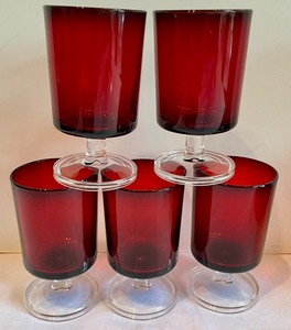 lot 456 image: Retro Red Grouping